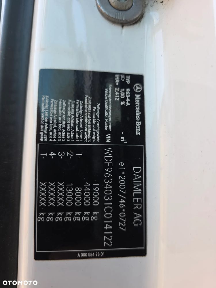 Mercedes-Benz 1845 - 29