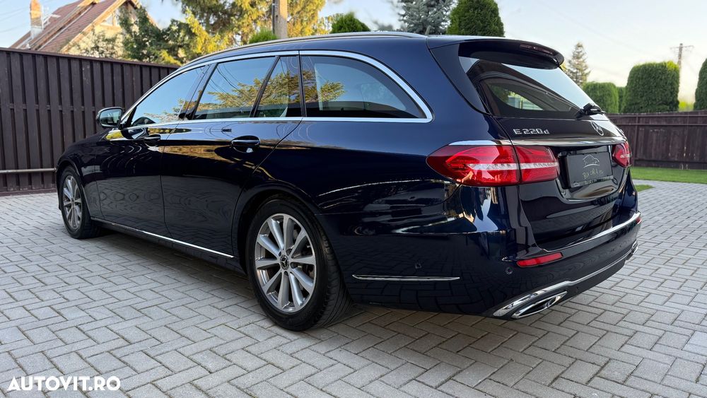 Mercedes-Benz E 220 d 4Matic T 9G-TRONIC Avantgarde - 18