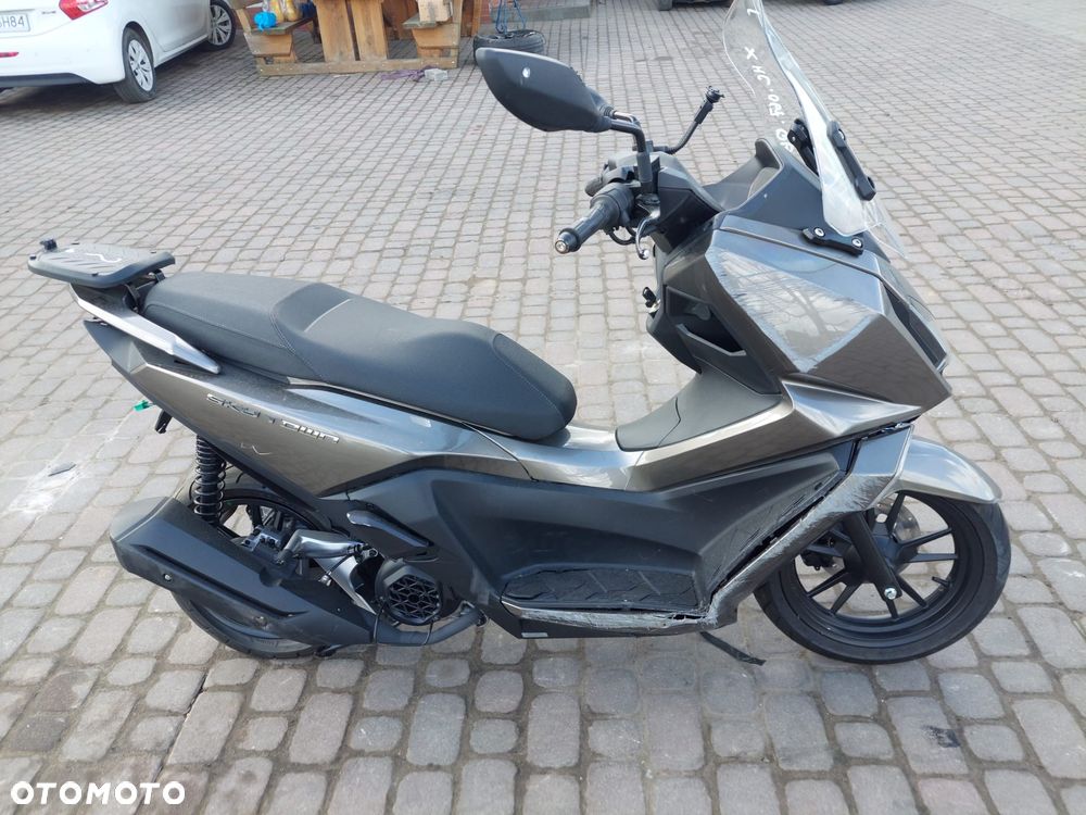 Kymco Skytown - 6
