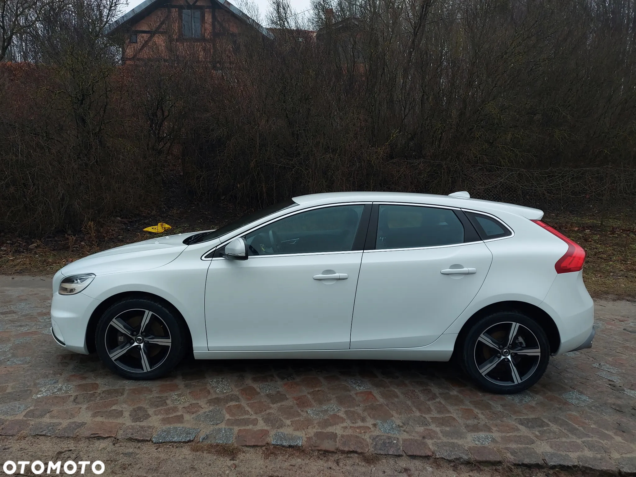 Volvo V40 D2 Geartronic RDesign - 2