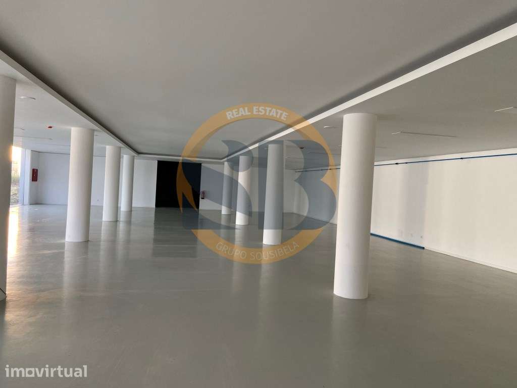Armazém Industrial em Ovar - Junto à EN109 - Grande imagem: 5/22