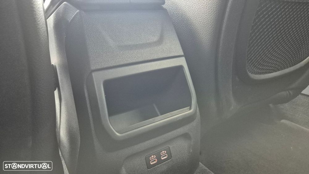 BMW 116 d Pack Desportivo M Auto - 32