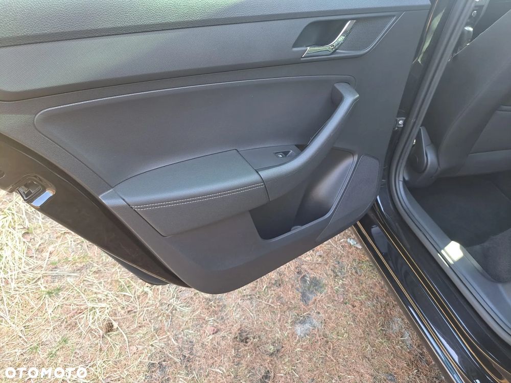 Skoda RAPID 1.2 TSI (Green tec) DSG Joy - 28