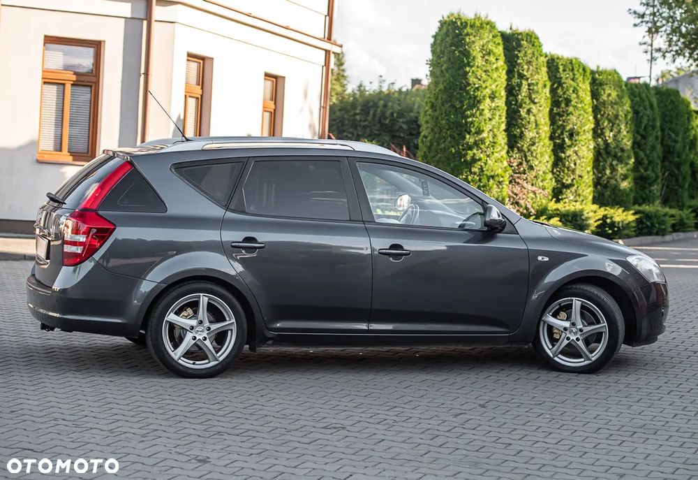 Kia Ceed - 14