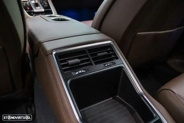 Porsche Panamera 4 E-Hybrid - 31