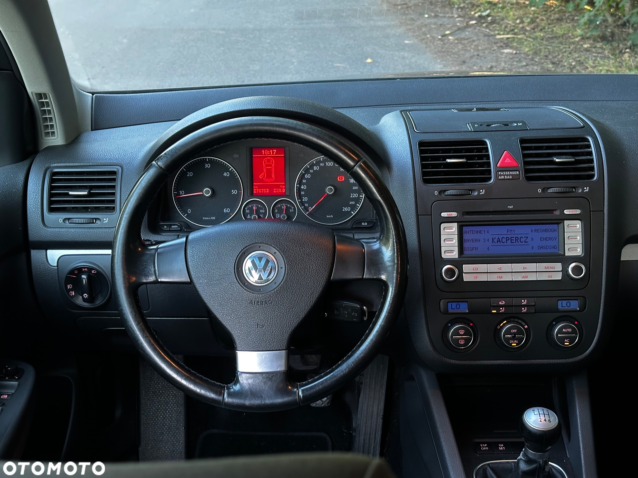 Volkswagen Golf V 1.9 TDI Trendline - 9