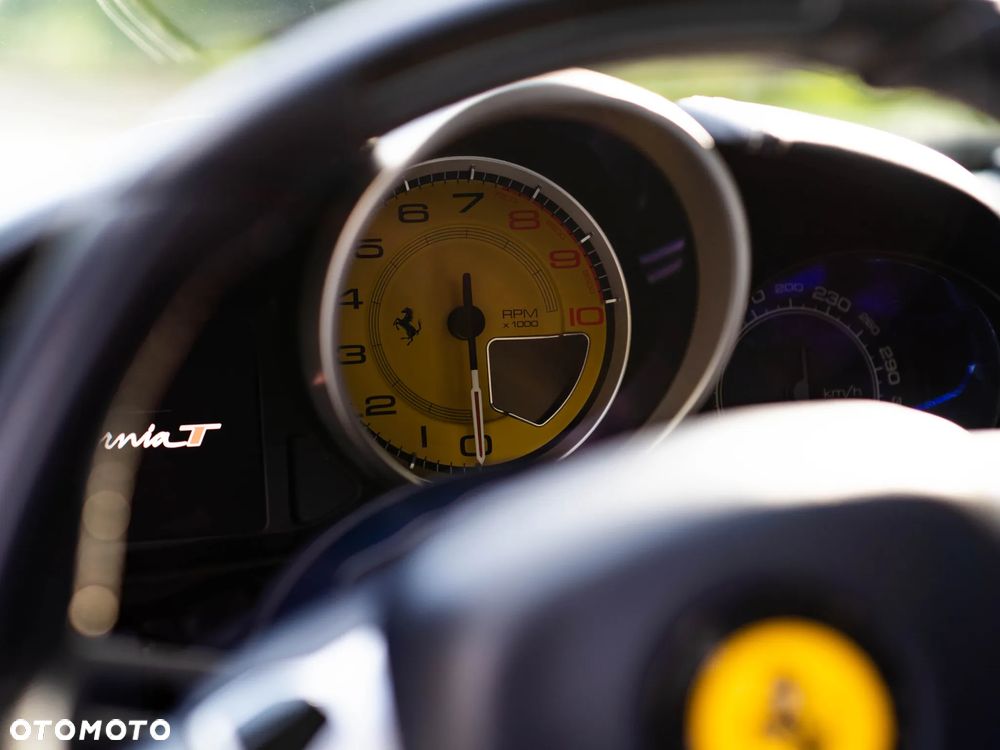 Ferrari California T - 12