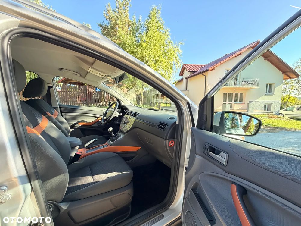 Ford Kuga 2.0 TDCi 2x4 Titanium - 23