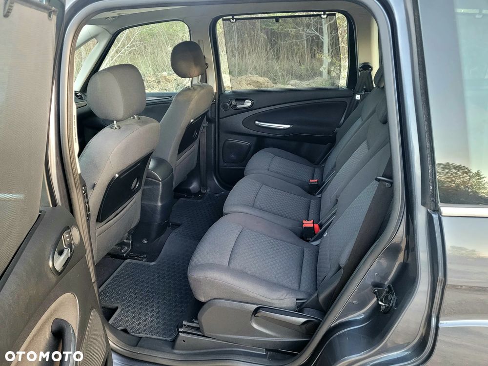 Ford Galaxy 2.0 Ghia - 20