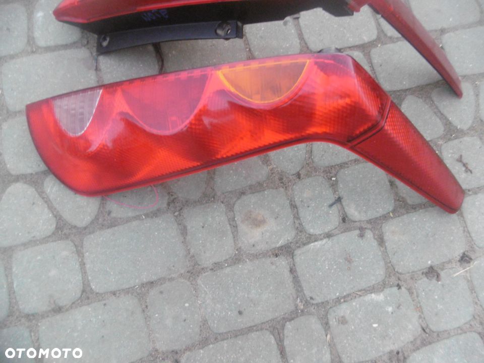 Lampa NISSAN NOTE E11 - 2