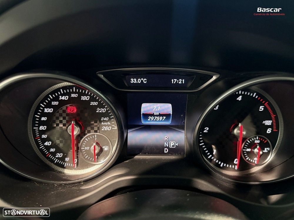 Mercedes-Benz A 180 CDI 7G-DCT AMG Line - 17