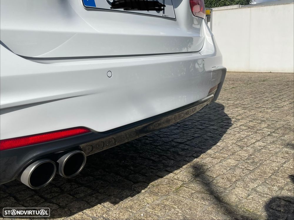 BMW 320 d Auto Pack M - 17