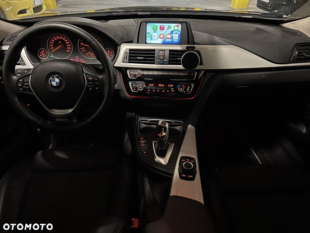 BMW Seria 3 330i GPF xDrive - 11