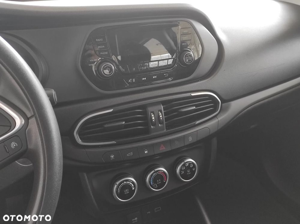 Fiat Tipo 1.0 T3 - 11