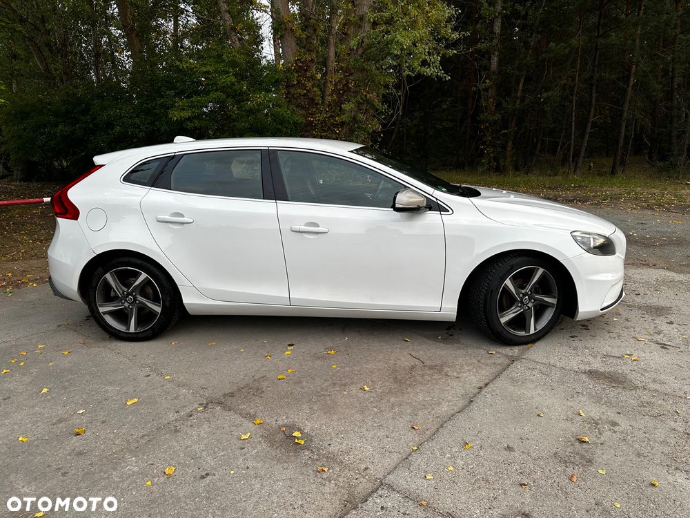 Volvo V40 D2 R-Design - 5