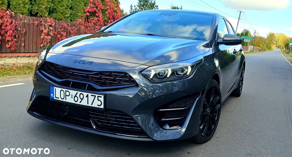 Kia Ceed - 10
