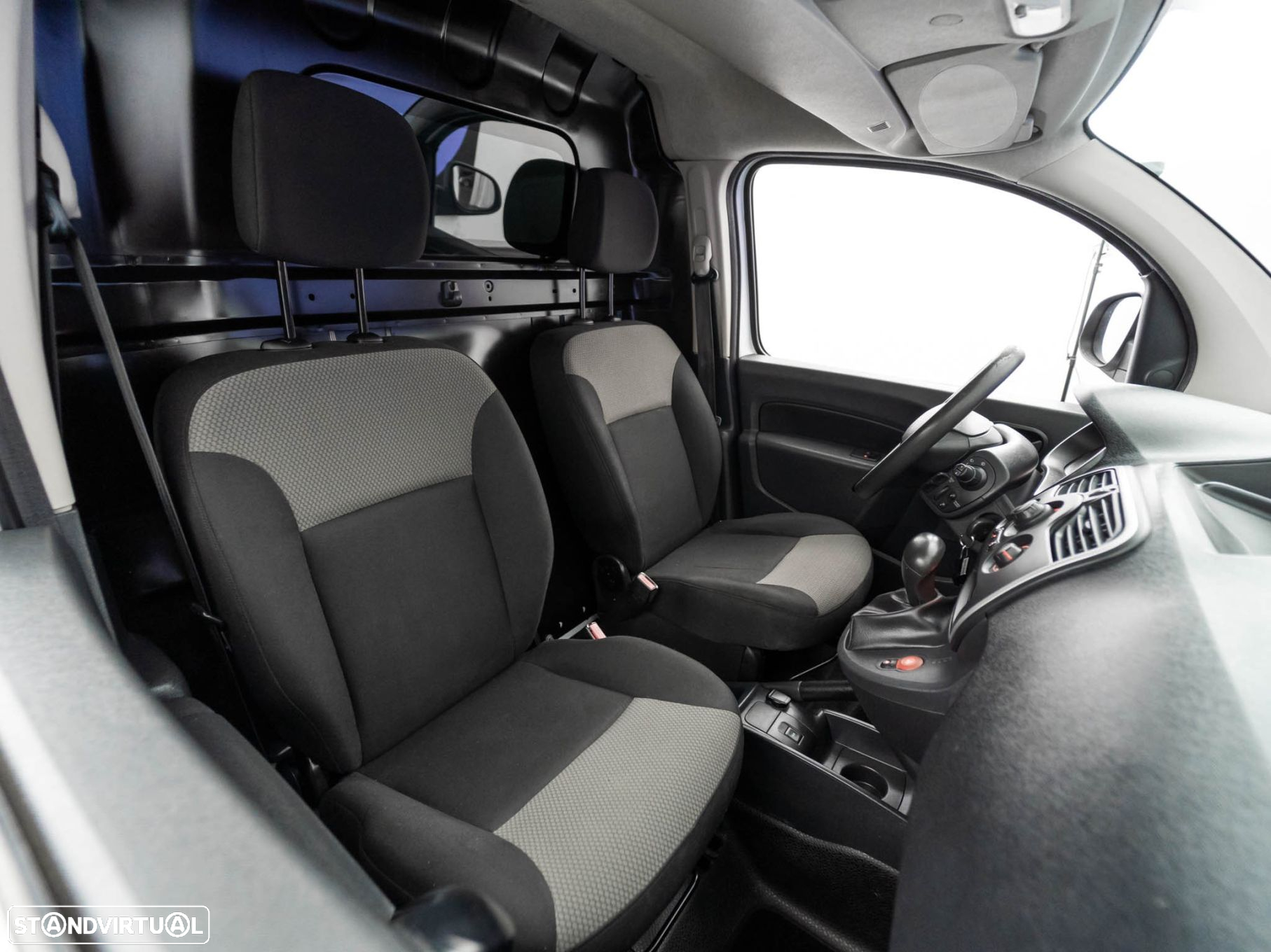 Renault Kangoo Z.E. 33 - 22
