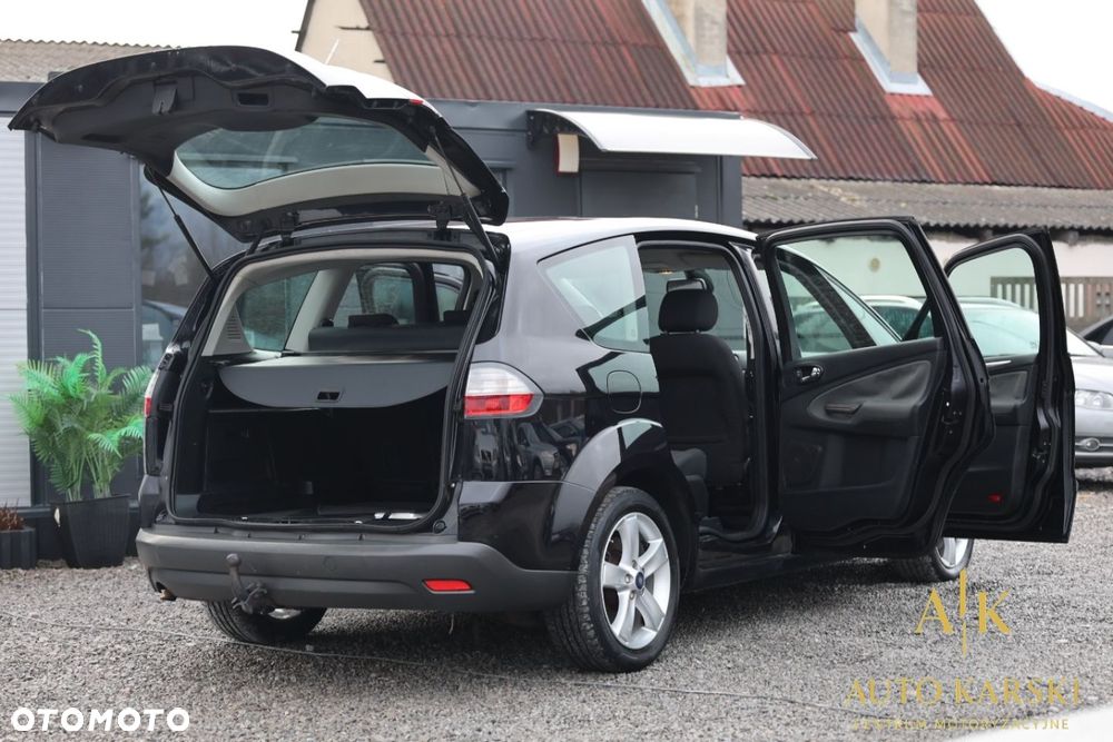 Ford S-Max - 13