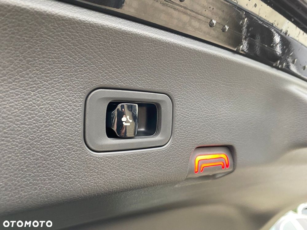 Mercedes-Benz GLC - 27