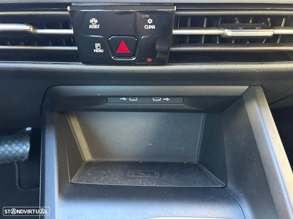 VW Golf 1.0 eTSI Life DSG - 44