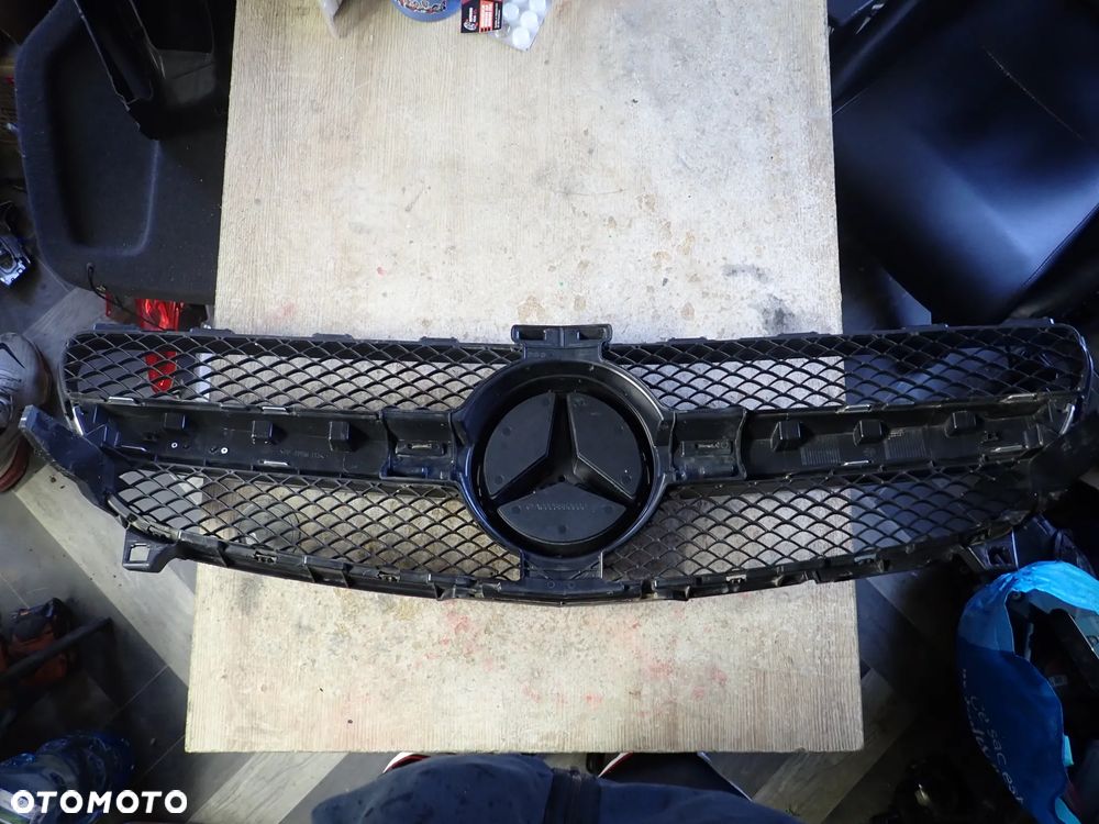 MERCEDES BENZ W176 AMG GRILL - 4