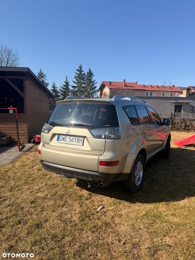 Mitsubishi Outlander 2.0 DID Instyle - 5