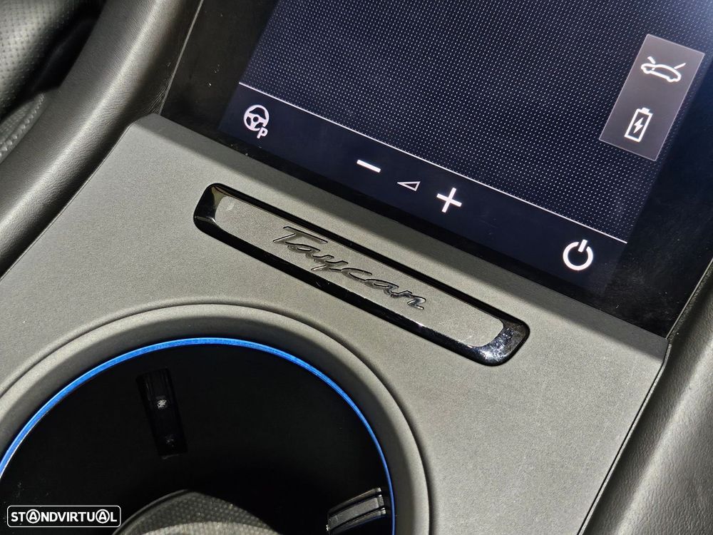 Porsche Taycan Cross Turismo 4 - 27