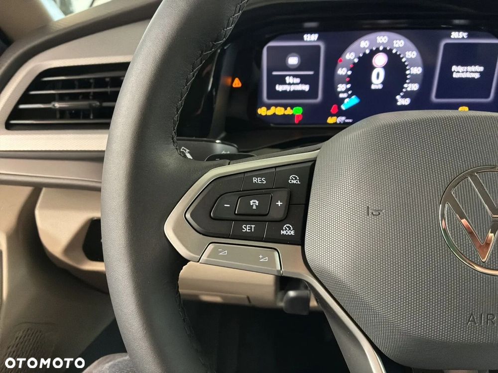 Volkswagen Multivan - 23