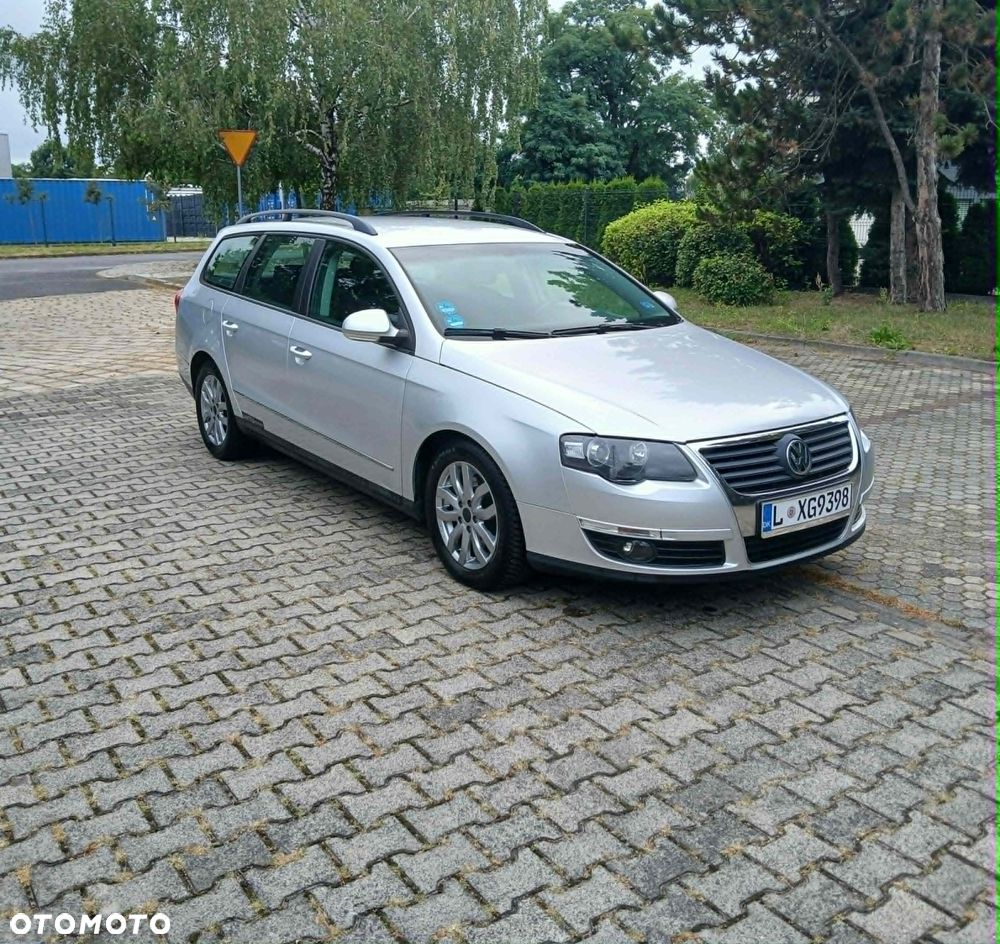 Volkswagen Passat - 2
