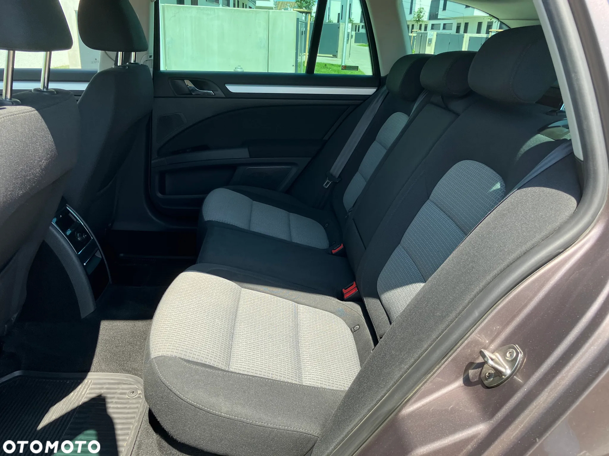 Skoda Superb 1.8 TSI Ambition DSG - 18