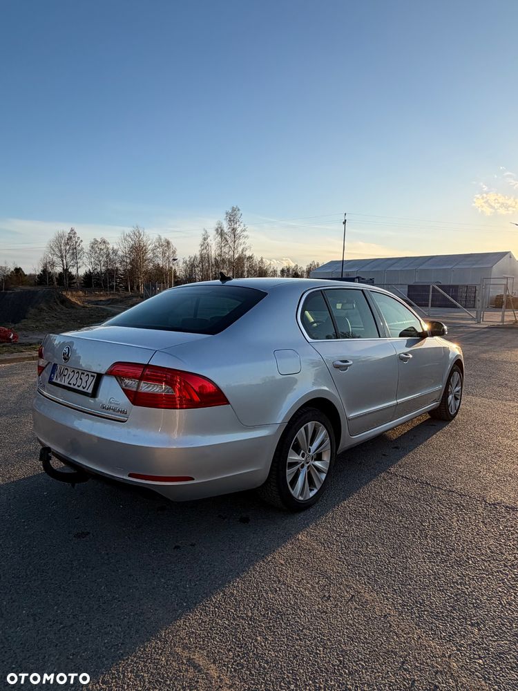 Skoda Superb 2.0 TDI Elegance DSG - 5
