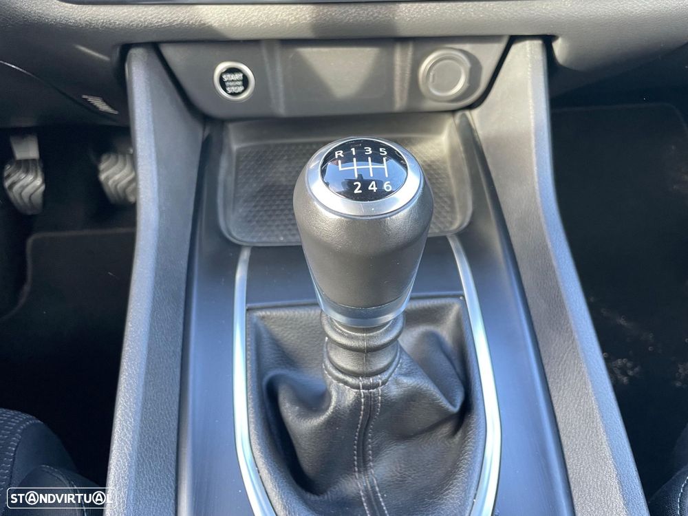 Nissan Qashqai 1.3 DIG-T N-Connecta - 25