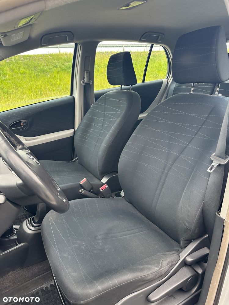 Toyota Yaris 1.3 VVT-i Sol - 10