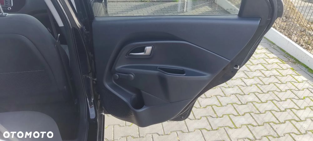 Kia Rio 1.2 Attract - 27