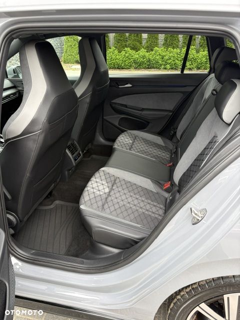 Volkswagen Golf 1.5 eTSI mHEV R-Line DSG - 8