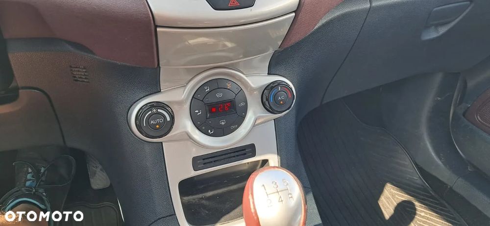 Ford Fiesta 1.6 Ti-VCT Titanium - 13