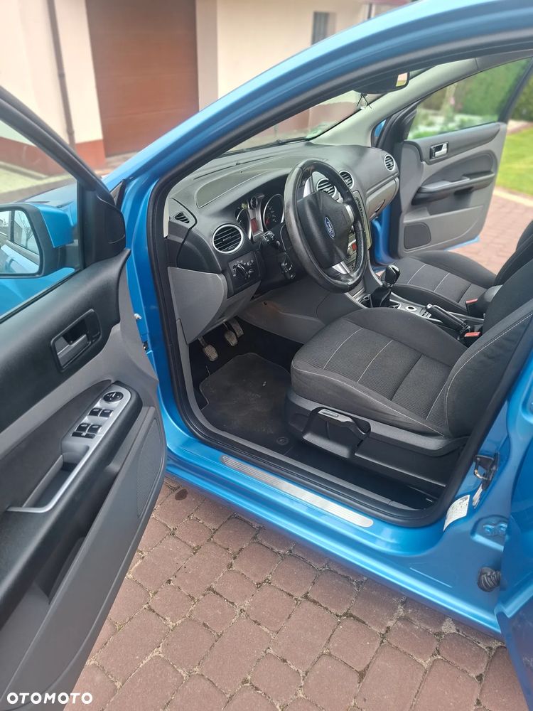 Ford Focus 2.0 16V Trend - 15