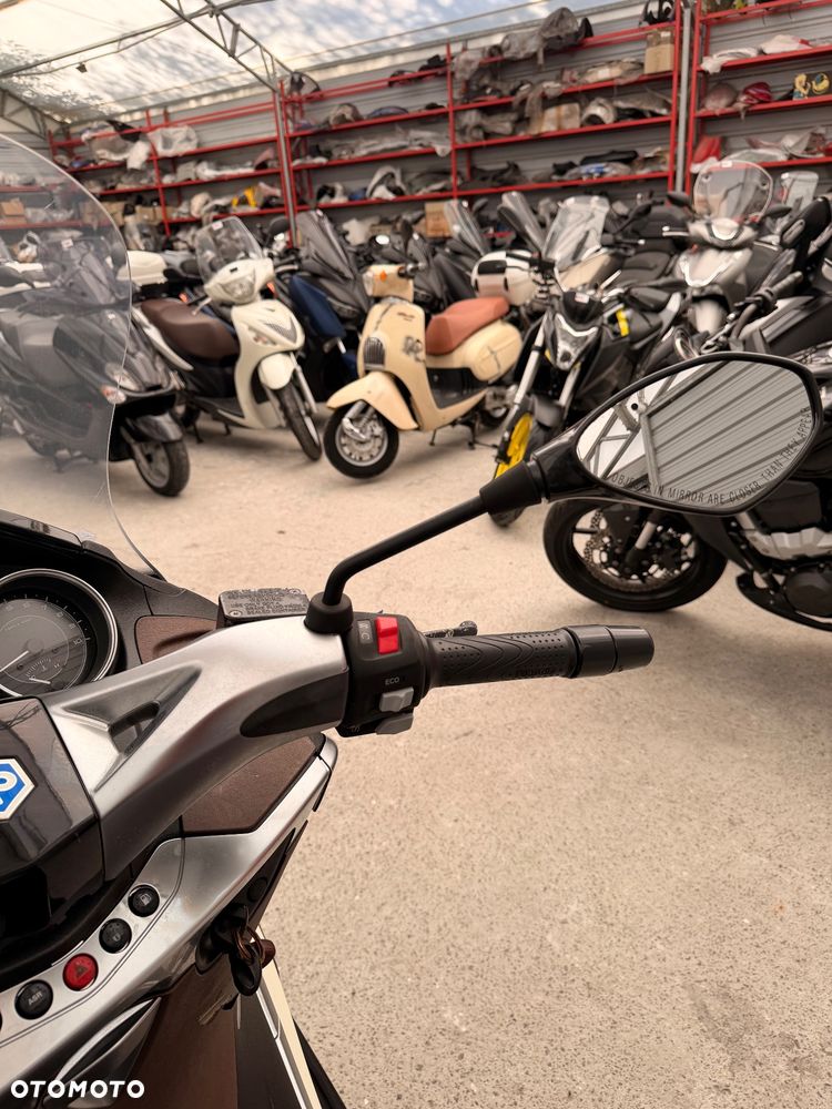 Piaggio X10 - 16