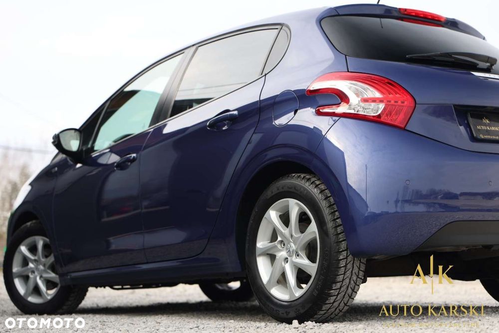 Peugeot 208 - 17