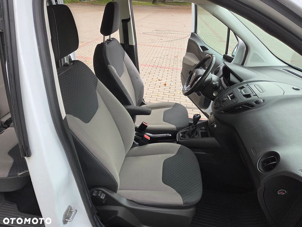 Ford Transit Courier - 24