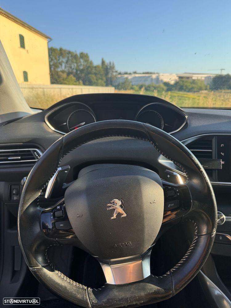 Peugeot 308 BlueHDi FAP 130 EAT8 Stop & Start Allure Pack - 11