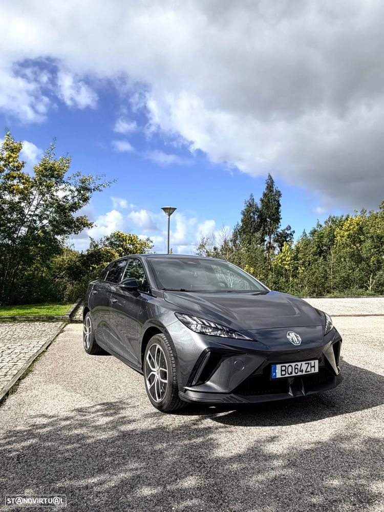MG MG4 64 kWh Luxury - 2