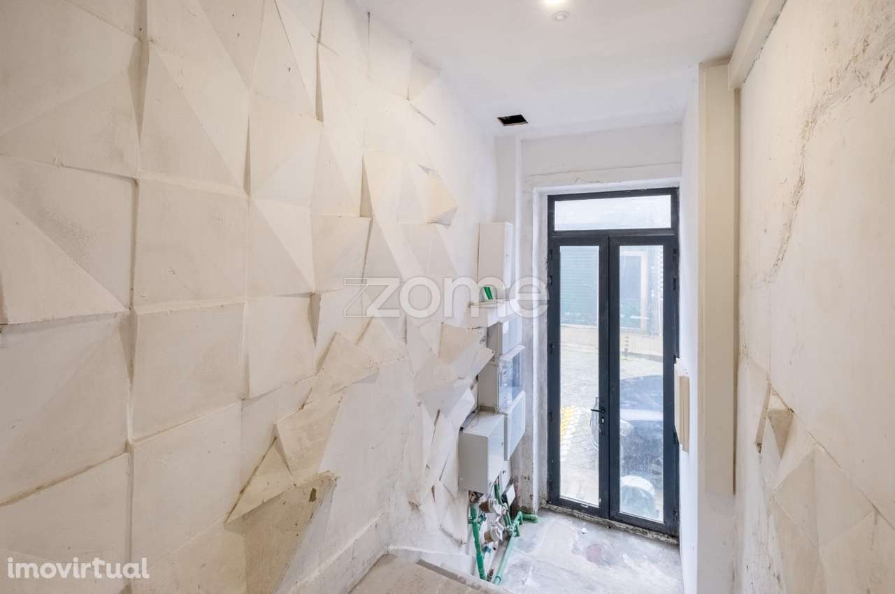 Moradia renovada com 2 studios para investimento - R. Bonjardim, Porto - Grande imagem: 3/20