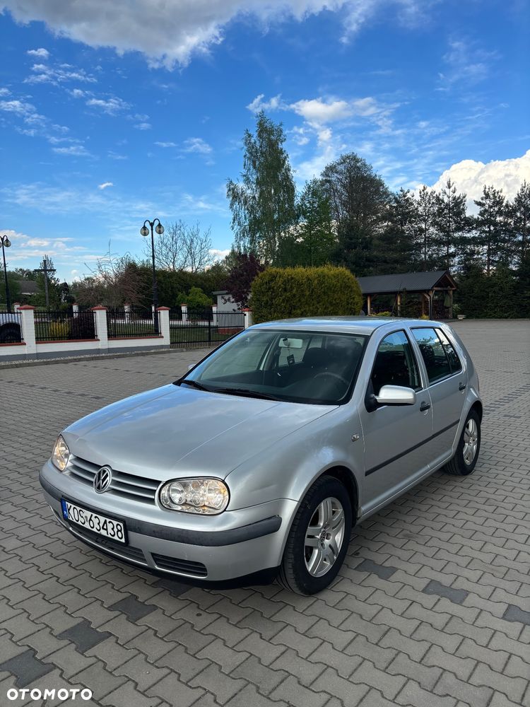 Volkswagen Golf - 1