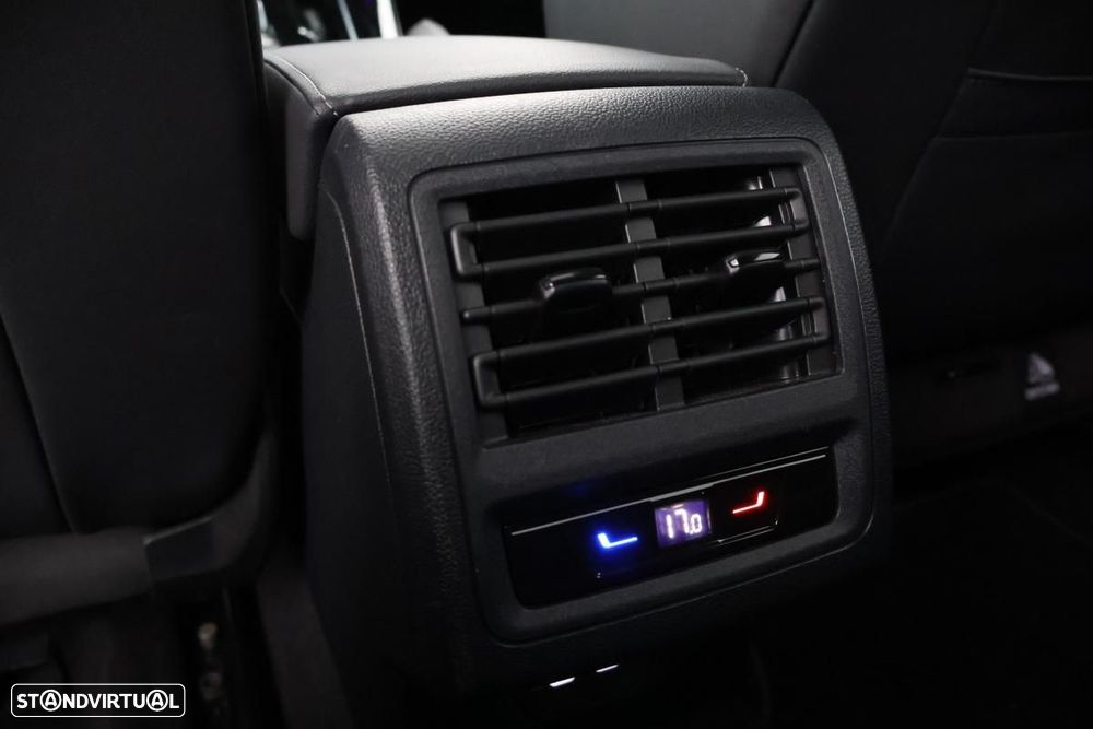 VW Golf 1.5 eTSI R-Line DSG - 29