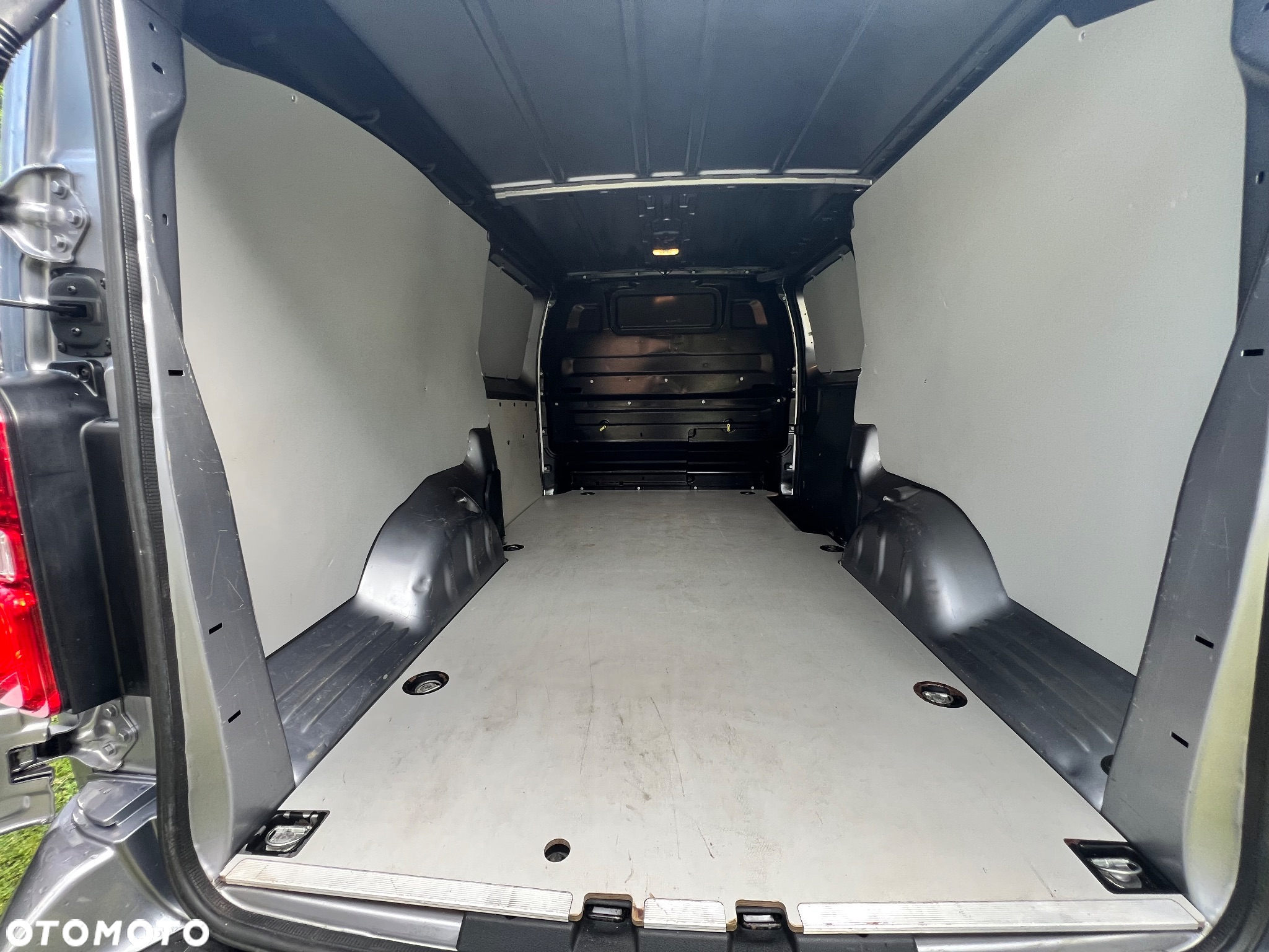 Opel Vivaro - 13