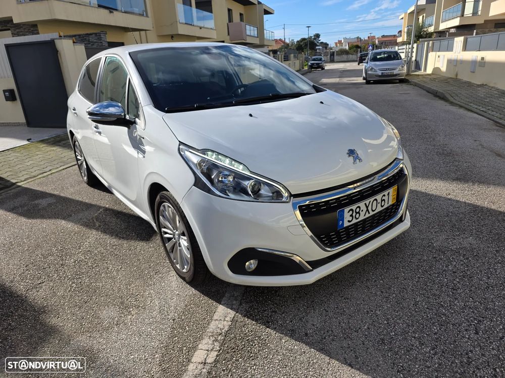 Peugeot 208 1.5 BlueHDi Signature - 1