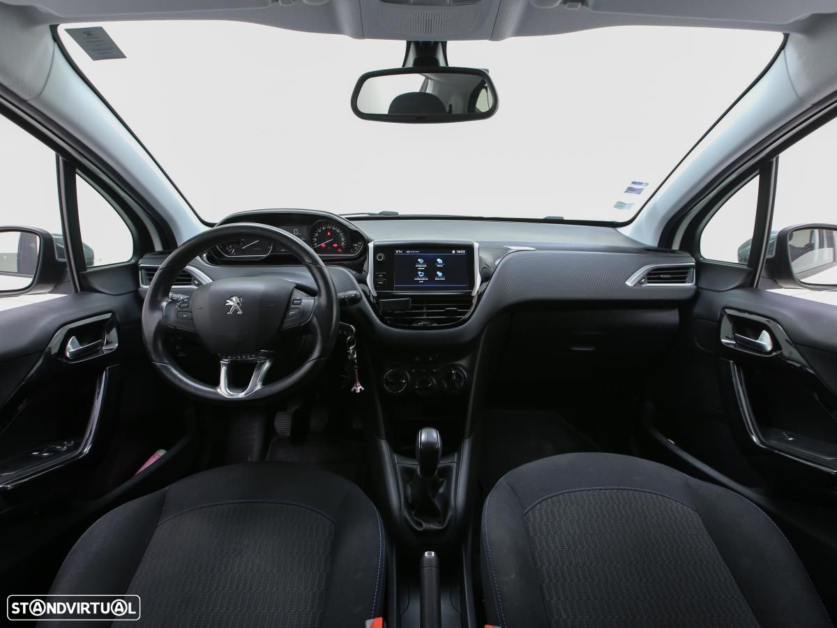 Peugeot 208 - 6