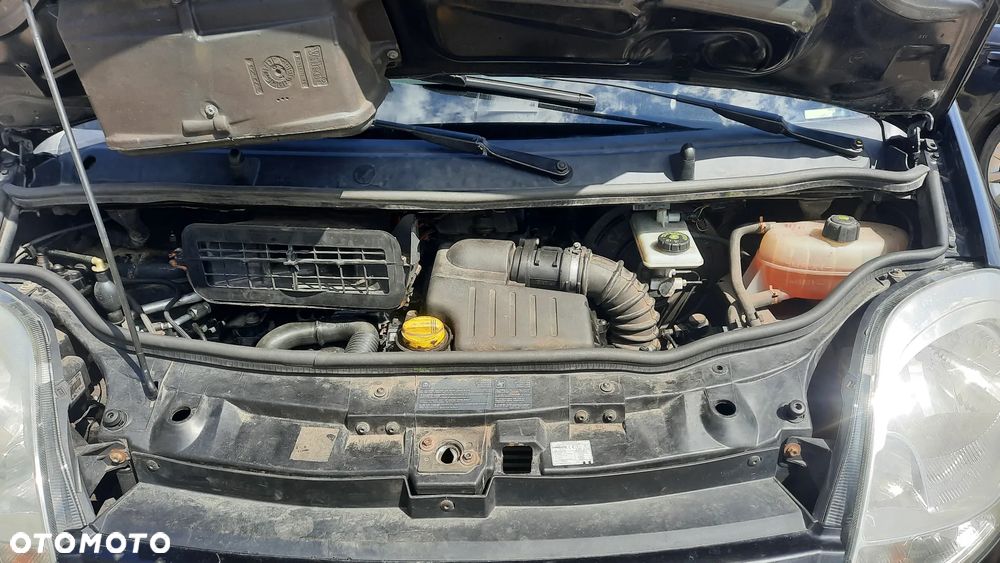 Renault Trafic - 16