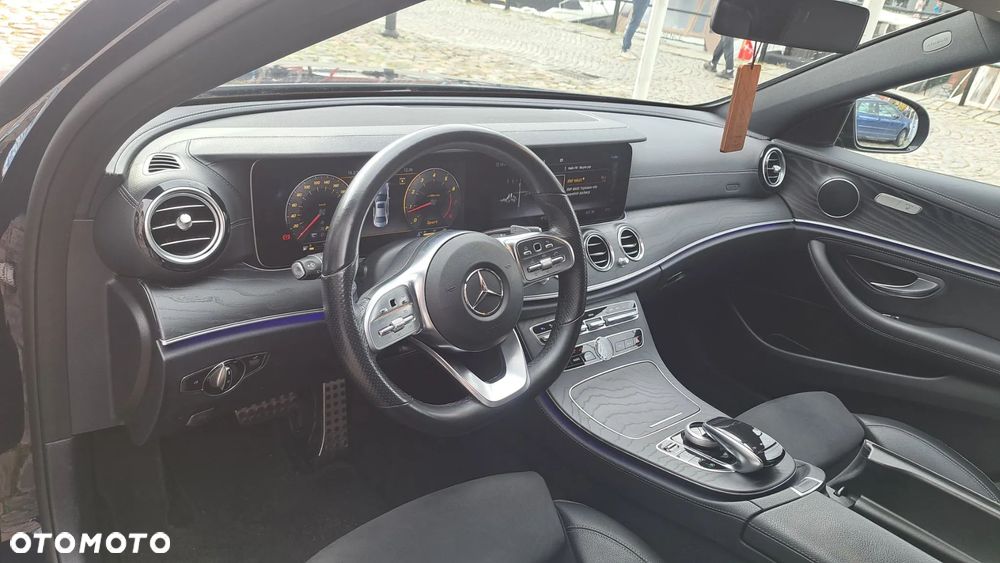 Mercedes-Benz Klasa E 200 4-Matic 9G-TRONIC - 16